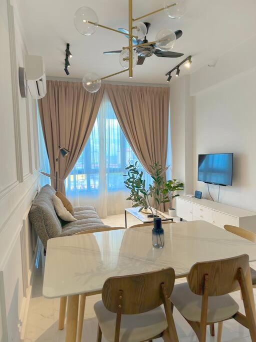 Netflix Two Bedroom Troika Kota Bharu Homestay 118 외부 사진